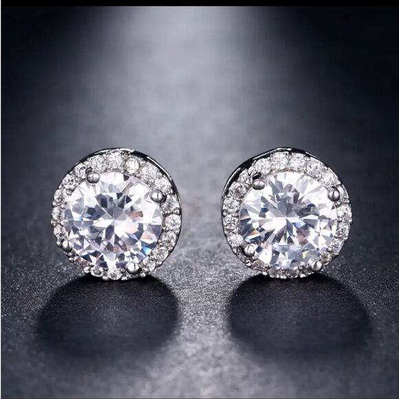 Cubic Zirconia Diamond CZ Halo Stud Earrings New in Gift Box - Picture 1 of 1